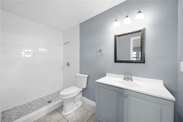 2085 E Tobago CIR, Fort Myers, FL 33905