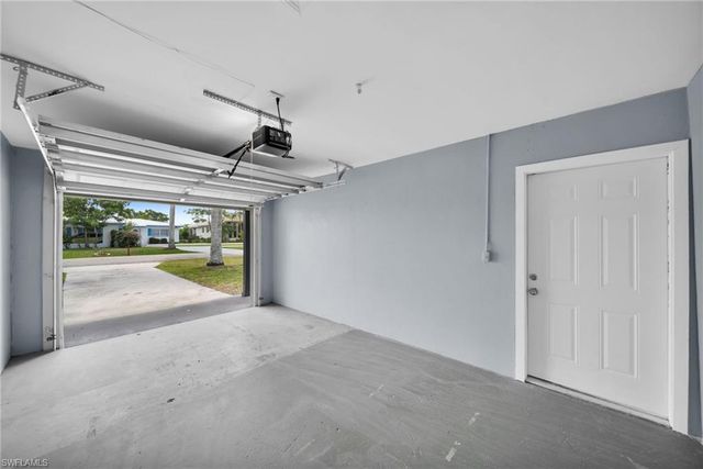 2085 E Tobago CIR, Fort Myers, FL 33905