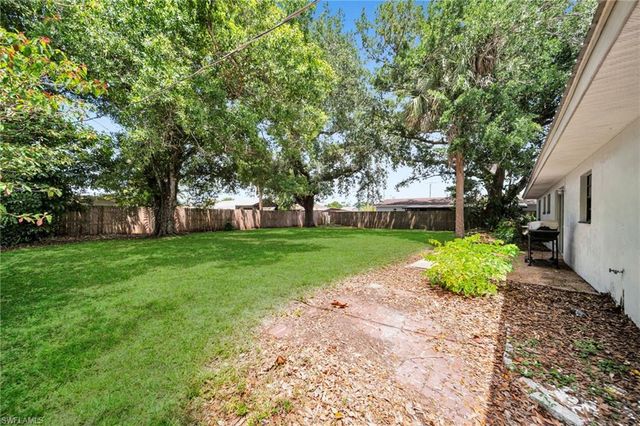 2085 E Tobago CIR, Fort Myers, FL 33905