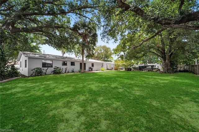 2085 E Tobago CIR, Fort Myers, FL 33905