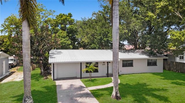2085 E Tobago CIR, Fort Myers, FL 33905