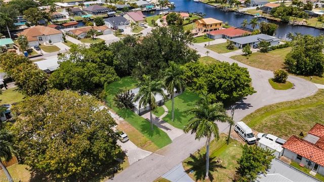 2085 E Tobago CIR, Fort Myers, FL 33905