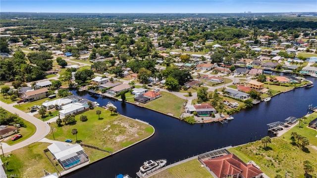 2085 E Tobago CIR, Fort Myers, FL 33905