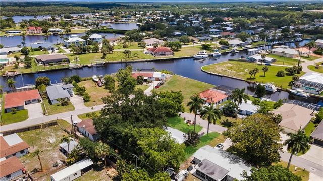 2085 E Tobago CIR, Fort Myers, FL 33905