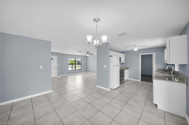 2085 E Tobago CIR, Fort Myers, FL 33905