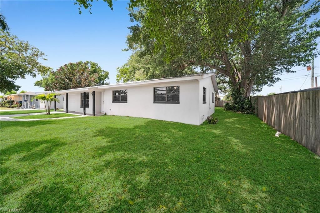 2085 E Tobago CIR, FORT MYERS, FL 33905 — photo 4