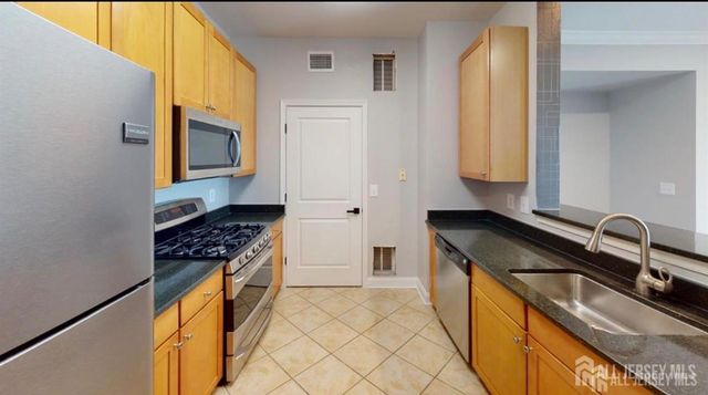 6301 Fernandez Court, Parlin, NJ 08859