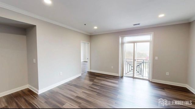 6301 Fernandez Court, Parlin, NJ 08859