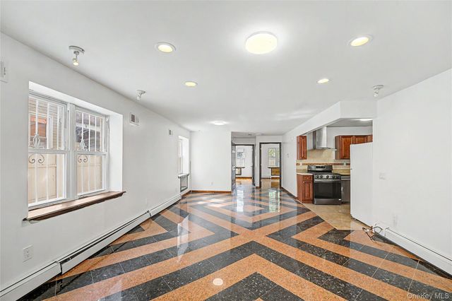 102-42 86th Road, Richmond Hill, NY 11418