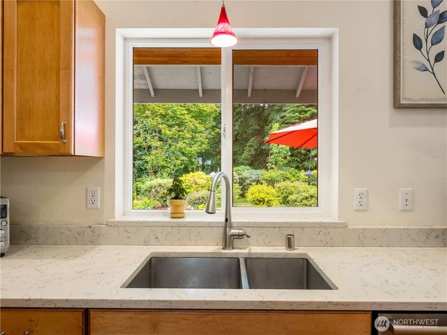 1102 136th St NW, Gig Harbor, WA 98332