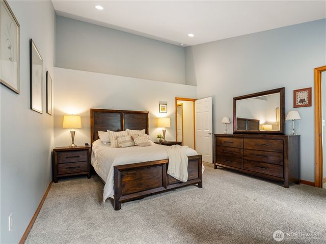 1102 136th St NW, Gig Harbor, WA 98332
