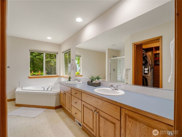 1102 136th St NW, Gig Harbor, WA 98332