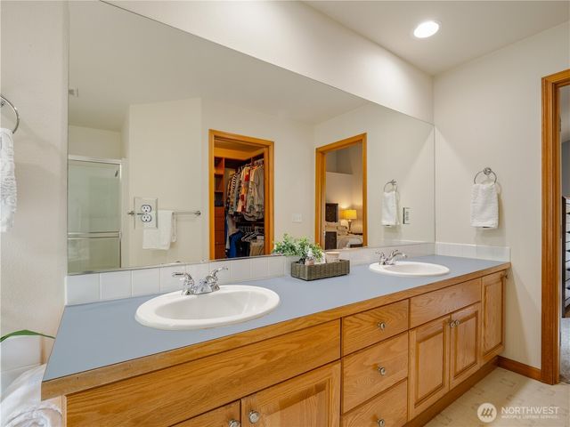 1102 136th St NW, Gig Harbor, WA 98332