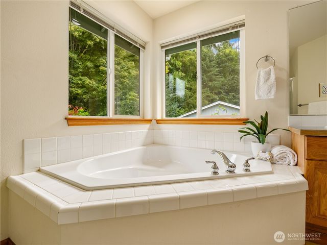 1102 136th St NW, Gig Harbor, WA 98332