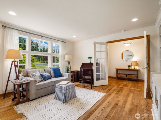 1102 136th St NW, Gig Harbor, WA 98332