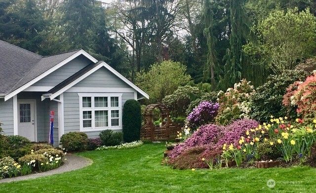 1102 136th St NW, Gig Harbor, WA 98332