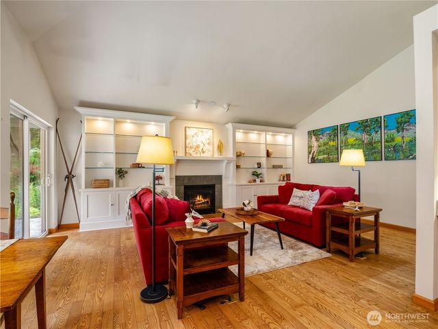 1102 136th St NW, Gig Harbor, WA 98332