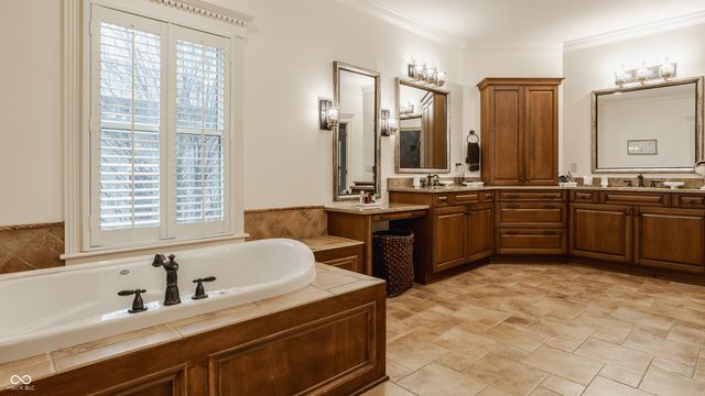 12862 Horseferry Road, Carmel, IN 46032