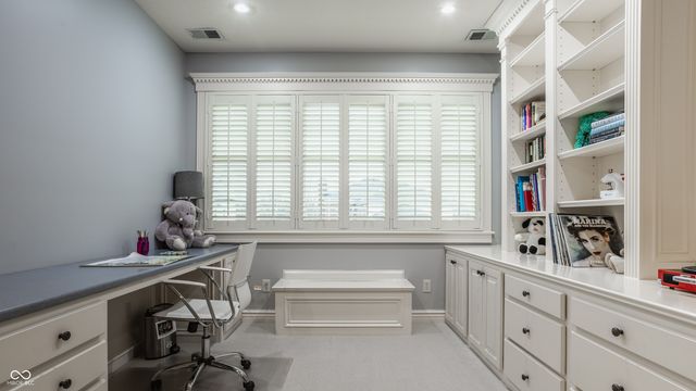 12862 Horseferry Road, Carmel, IN 46032