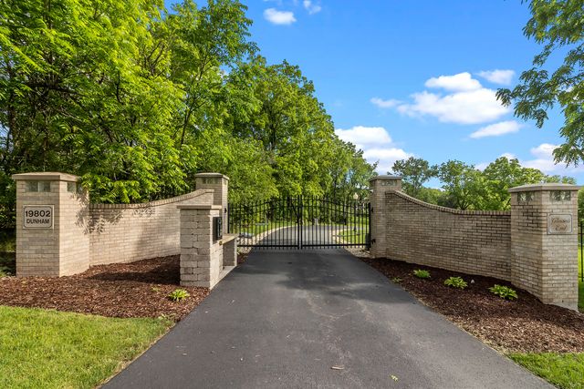 19802 Dunham Road, Woodstock, IL 60098