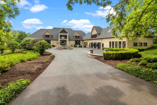 19802 Dunham Road, Woodstock, IL 60098