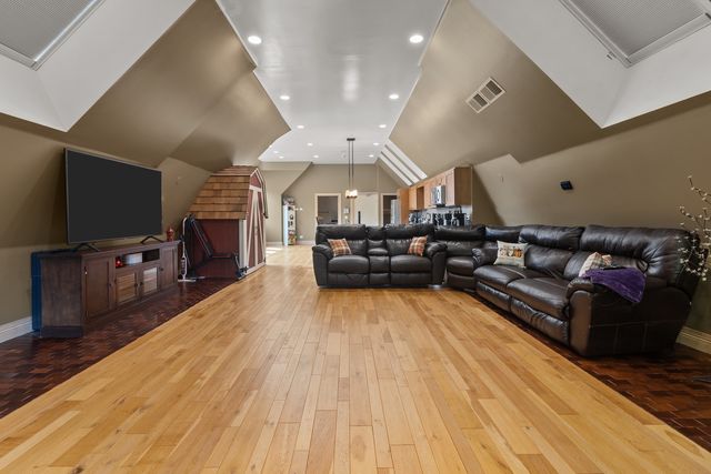 19802 Dunham Road, Woodstock, IL 60098