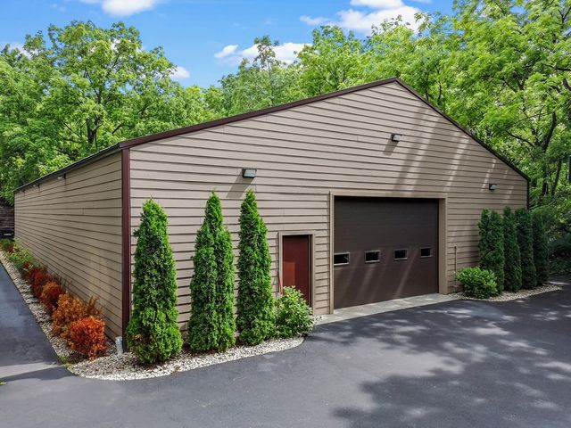 19802 Dunham Road, Woodstock, IL 60098