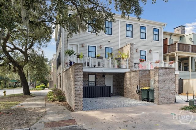 554 E McDonough Street, Savannah, GA 31401
