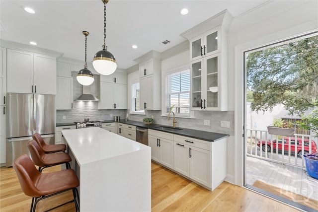 554 E McDonough Street, Savannah, GA 31401