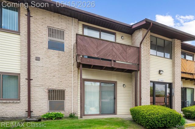 7362 Manor Circle 203, Westland, MI 48185