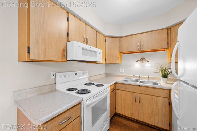 7362 Manor Circle 203, Westland, MI 48185