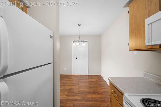 7362 Manor Circle 203, Westland, MI 48185