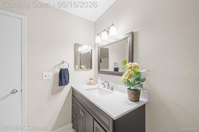 7362 Manor Circle 203, Westland, MI 48185