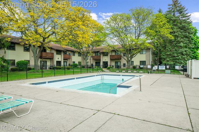 7362 Manor Circle 203, Westland, MI 48185