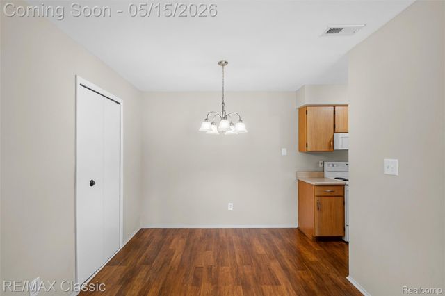 7362 Manor Circle 203, Westland, MI 48185