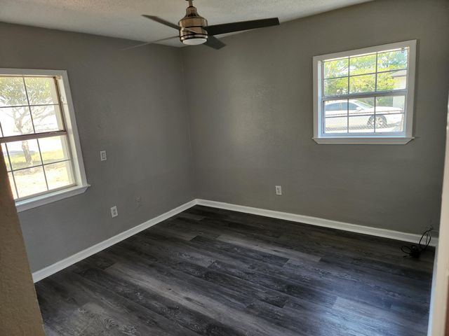 24 NW Robinwood Drive, Fort Walton Beach, FL 32548