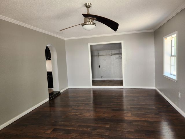 24 NW Robinwood Drive, Fort Walton Beach, FL 32548