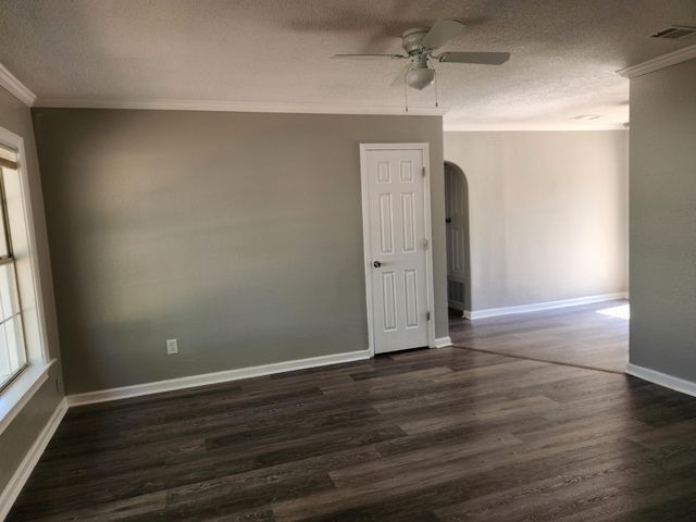 24 NW Robinwood Drive, Fort Walton Beach, FL 32548