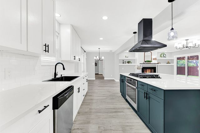 5821 Clendenin Avenue, Dallas, TX 75228