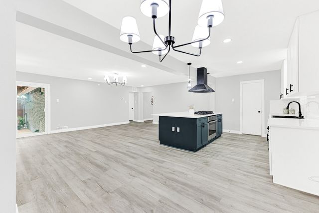 5821 Clendenin Avenue, Dallas, TX 75228