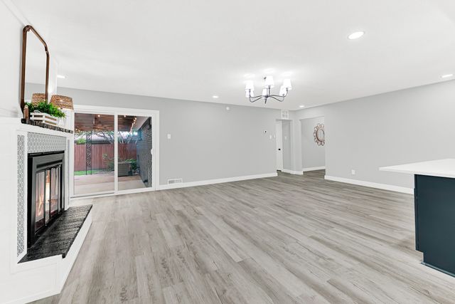 5821 Clendenin Avenue, Dallas, TX 75228