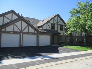 544 ELIZABETH Drive 544, Wood Dale, IL 60191