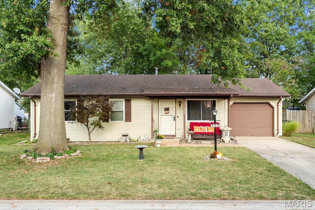 408 S Smith Street, Smithton, IL 62285