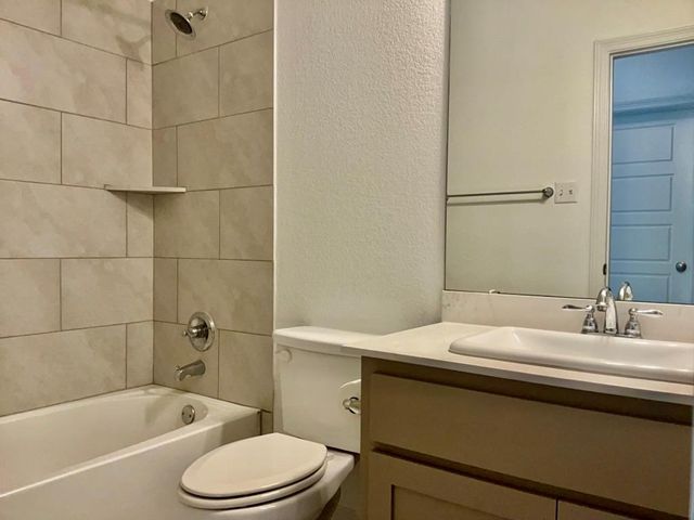 18005 Pomelo LN A, Pflugerville, TX 78660