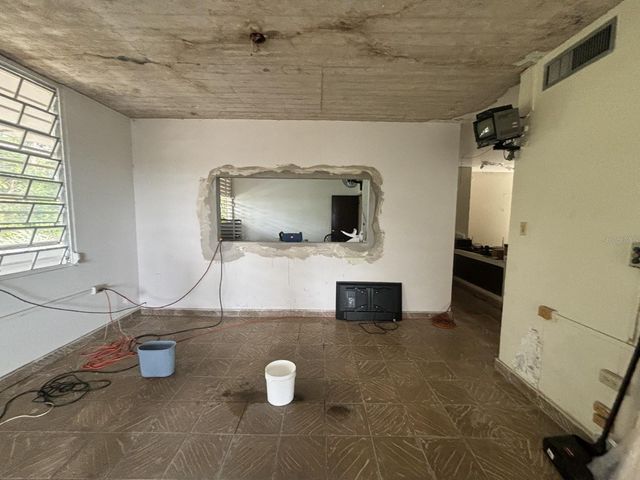 176 CARR 176 KM 5.2, San Juan, PR 00926