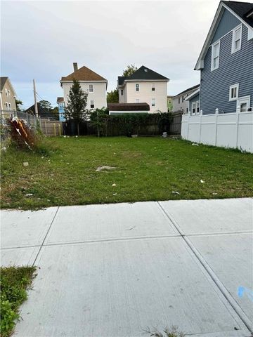 6 Warrington Street, Providence, RI 02907