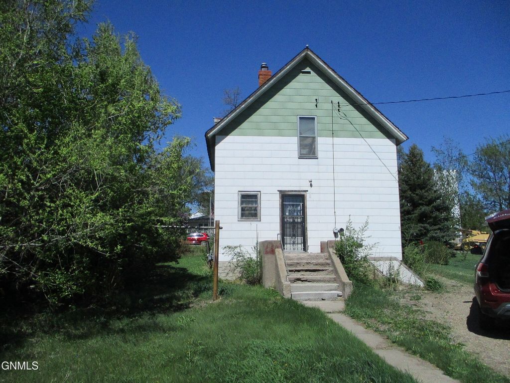 521 4th Avenue, Washburn, ND 58577 photo 3