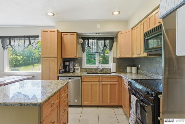 725 N Beadle Street, Papillion, NE 68046