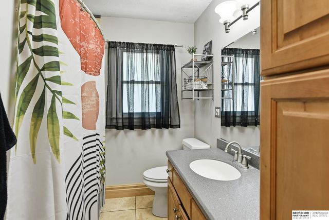 725 N Beadle Street, Papillion, NE 68046
