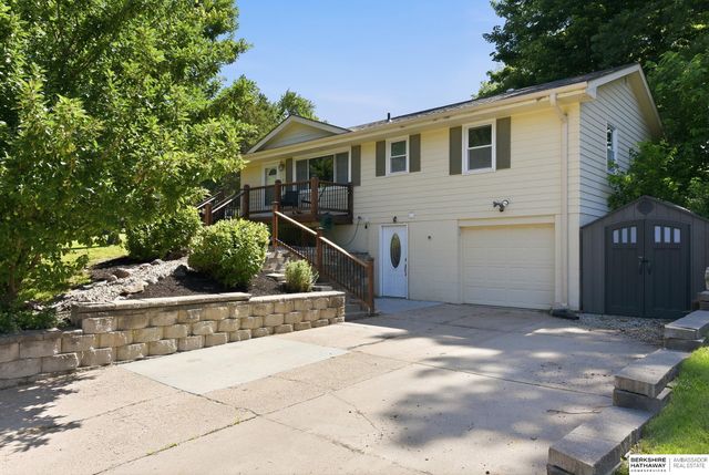 725 N Beadle Street, Papillion, NE 68046